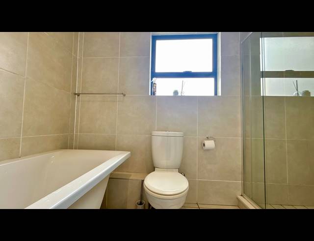 2 BEDROOM APARTMENT FOR SALE IN OAKDENE
